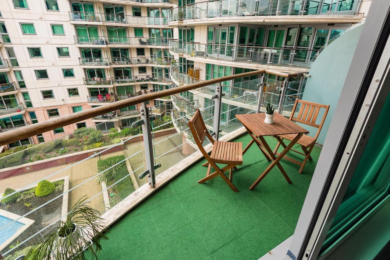 לונדון Riverside 2-Bedroom Apartments מראה חיצוני תמונה