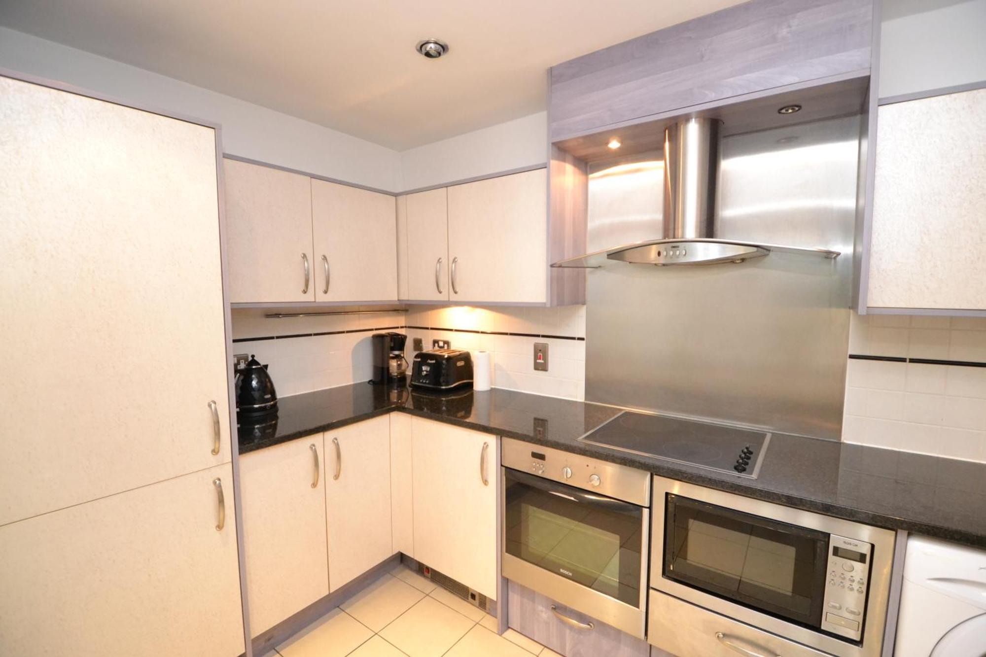 לונדון Riverside 2-Bedroom Apartments מראה חיצוני תמונה